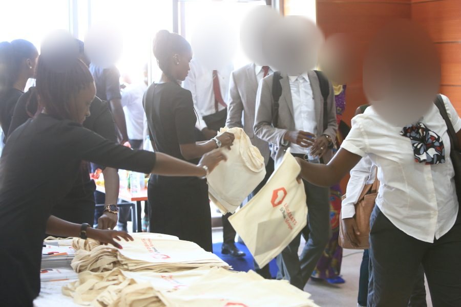 Les grands débats d'un quotidien international consacré à l'Afrique